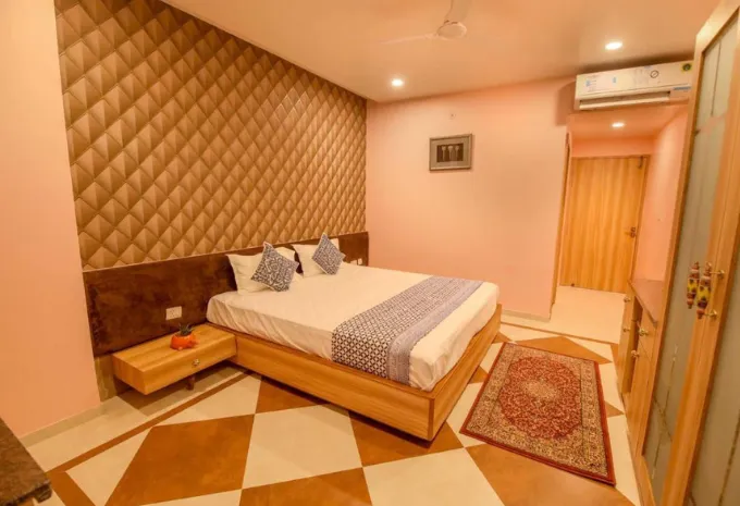 Deluxe Queen Room photo 2